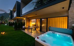 Haus Gregori Modern & Central Stay In Vineyard With Rooftop & Served Breakfast